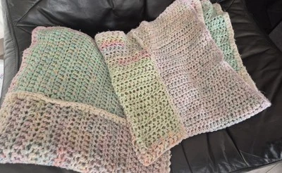 Manta bebé tejida a mano X2  Foto 1 de 2