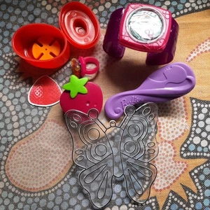 Barbie Hairbrush 2009 McDonalds Strawberry Shortcake Plum Pudding Butterfly - Picture 1 of 15