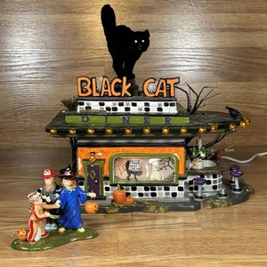 Department 56 Snow Village Halloween Black Cat Diner Working Lights with Box - Bild 1 von 17