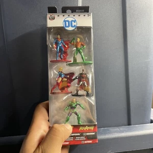 Nano Metalfigs DC 5er Pack Superman Supergirl Aquaman Lex Luther Batman Neu in OVP - Bild 1 von 2