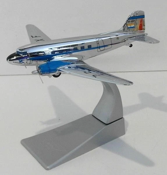 Vuelo histórico Corgi escala 1/144 AA30007 - Douglas DC-3 - South African Airways Foto 1 de 4