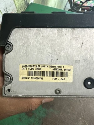 2006-07 Chrysler Town And Country Engine Fuse Box 05144579AC Foto 1 de 4