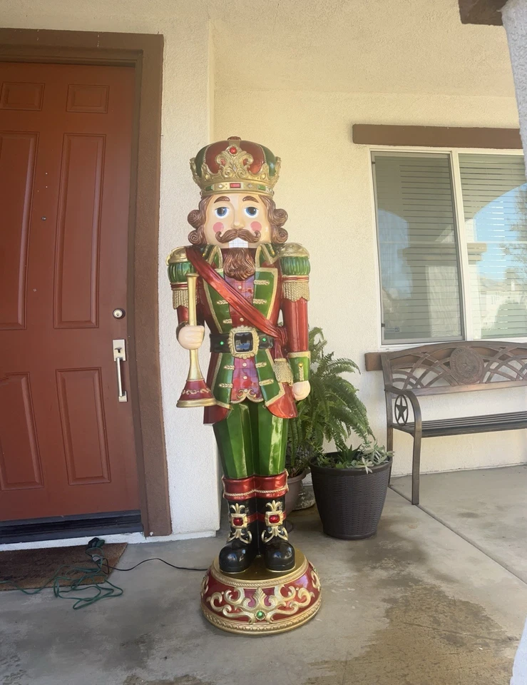 Светодиодный щелкунчик Costco, 6 футов, светодиодные фонари и музыка - Изображение 1 из 4