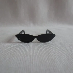 NEU! 2022 Barbie Extra Sporty Doll Black Cat Frame Sonnenbrille ~ Brille - Bild 1 von 2