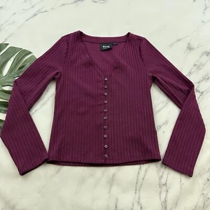 Maeve Anthropologie Rippstrick Pullover Oberteil Gr. M lila Knopfleiste V-Ausschnitt - Bild 1 von 11