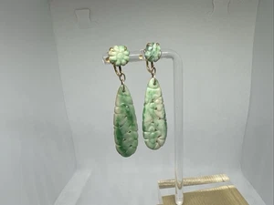 LESEN! Vintage 10K Gelbgold geschnitzte grüne Jade Jadeit Schraubverschluss Ohrringe - Bild 1 von 18