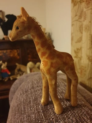 Vintage Steiff velvet giraffe 17cm rare 1951-52 - Image 1 of 4