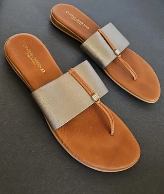 Sandalias Andre Assous NICE SR Featherweights peltre talla 11 mejor se adapta a 10 Foto 1 de 4