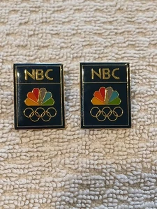 2 NBC Olympia Anstecknadeln Hut - Bild 1 von 4