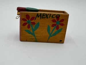 Vintage Mexican Painted Wooden Snake Surprise Box Folk Art Souvenir 4"x2.5" - Picture 1 of 7