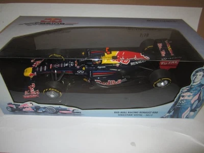 PMA Minichamps 1/18 Red Bull RB8 Renault #1 Sebastian Vettel Modellauto Antenne - Bild 1 von 4