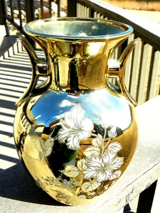 Vintage Gold Vase with Flowers 8.25” tall Made in Japan Beautiful Two Handles - Picture 1 of 3