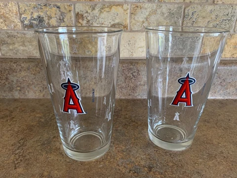 Set of 2~ MLB Los Angeles Angels ~ 16oz Pint Glasses Cover