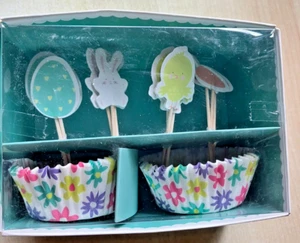 Nuovo set di custodie e topper per cupcake di Pasqua nuovi con scatola - 12 custodie di carta e 12 scelte pasquali - Foto 1 di 4