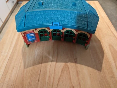 Thomas & Friends Take A Long-N-Play Round House 2002 de colección Foto 1 de 4
