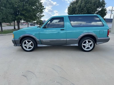 1993 GMC Typhoon  - Image 1 of 4