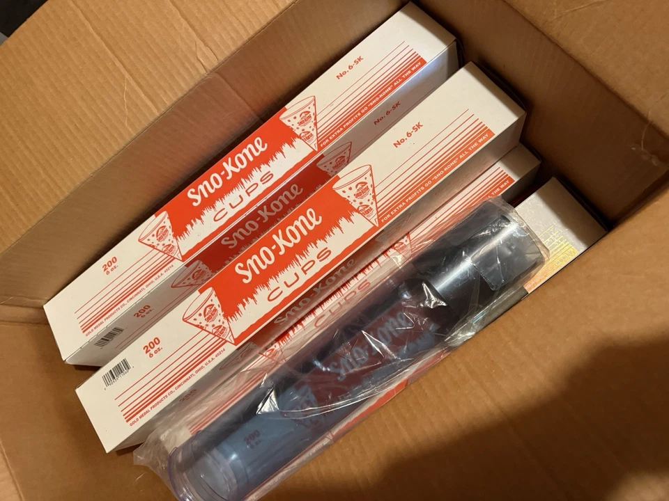 Dispensador de tazas Sno-Kone + 1000 tazas medalla de oro 6-SK 6 OZ cono de nieve lote de concesión Foto 1 de 4