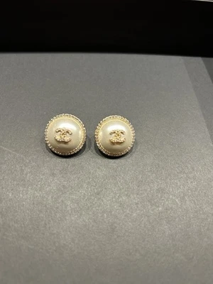 Original Chanel Knöpfe Und Bänder - Bild 1 von 4