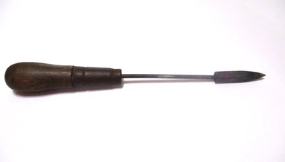 Vintage Soldering Iron - Wooden Handle - Small Copper Tip old tool - Image 1 of 4