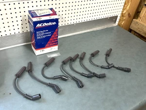 GM OEM NOS 88894394 Spark Plug Wire Kit 2002-2006 Cadillac Escalade 6.0L V8 - Picture 1 of 3
