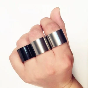 Anillo de boda fiesta de boda de 18 mm negro/plata con banda cepillada para hombre talla 6-14 - Imagen 1 de 11