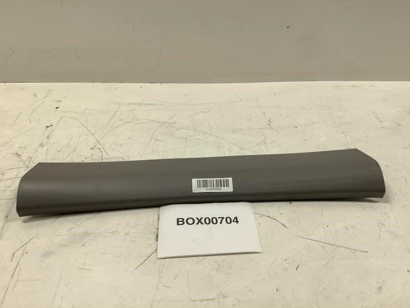 Honda Insight 2010 puerta trasera puerta levadiza maletero escotilla adorno medio OEM+ Foto 1 de 4