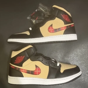 Sz 9.5 -NIKE AIR JORDAN 1 MID SE MEN’S ‘TARTAN SWOOSH’ BLACK MULTI NEW - Picture 1 of 13