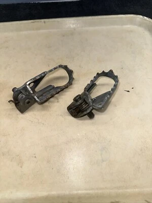 Yamaha TTR125 TTR125E TTR125L TTR125LE 2001 estriberas OEM pedales marco soporte Foto 1 de 4