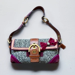 Coach Y2K Burgundy Soho Tweed Velvet Baguette Shoulder Bag 8F01 Turkey - Picture 1 of 13