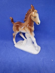 Adorno de porcelana vintage de caballo de potro extranjero 99S0  - Imagen 1 de 6
