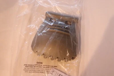 Pampered Chef Gray Salad Claws #100191 New in pkg - Image 1 of 4