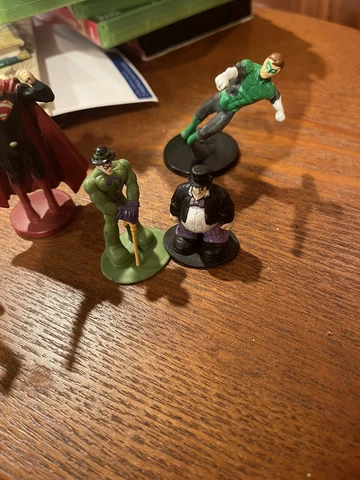 Toy Lot Mini figures DC  Superman Zod Riddler Penguin Green Lantern Cover