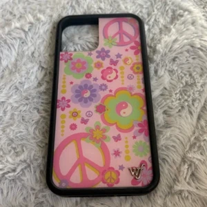Peace And Love Wildflower Case iPhone 12/12 Pro tik Tok popular preppy pink case - Photo 1 sur 5