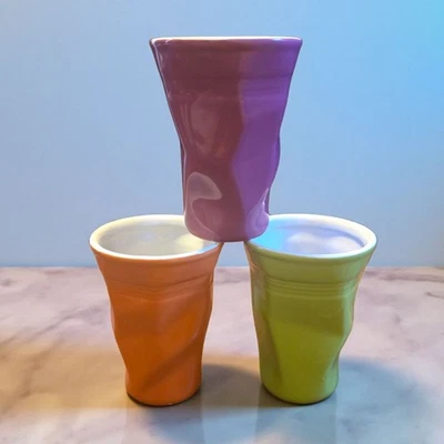 Juego de 3 vasos de porcelana arrugados aplastar 9 OZ verde naranja púrpura 4,5" Foto 1 de 4
