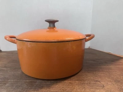 Horno holandés de hierro fundido Mario Batali by DANSK 4QT Foto 1 de 4