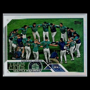 2023 Topps Series 2 - #627 Seattle Mariners Rainbow Foil - Team Card - Picture 1 of 2