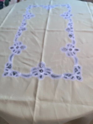 De colección AMARILLO Lino con Mantel de Encaje Battenburg Blanco 81x59” ¡IMPRESIONANTE! Foto 1 de 4