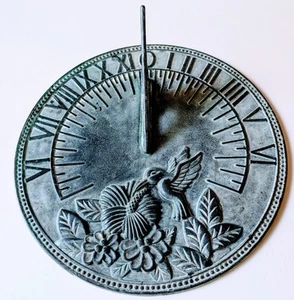 Vintage Hummingbird Brass Roman Numerals 8" Sundial Patina Garden Clock Taiwan - Picture 1 of 6