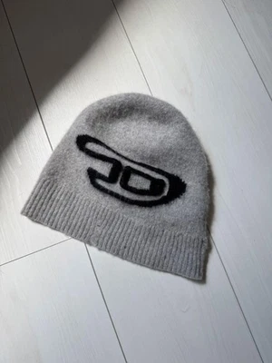 Diesel Hombres Lana Tejido Sombrero Gorro Gris Diseño Icónico Lujo Informal Otoño/Invierno Foto 1 de 4