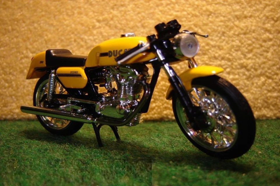 1:24 Ducati 350 MK3 Desmo Gelb 1974  IXO 00499 - Bild 1 von 1