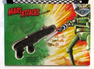 MARS ATTACKS  THE REVENGE GREEN MEDALLION CM-SR 10/55  2017 Topps  IN TOP LOADER - Image 1 of 2