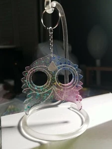 Schlüsselanhänger blau und pfirsich und türkis und gelb und rosa leuchten im Dunkeln - Bild 1 von 3