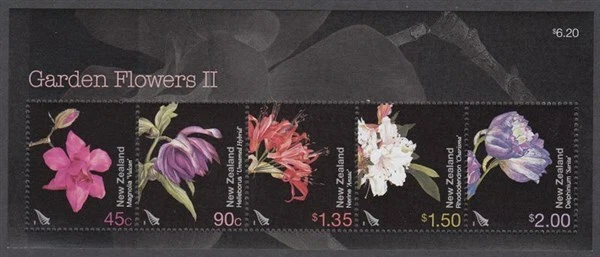 NEW ZEALAND 2004 M/S GARDEN FLOWERS (ID:MM1947) - Image 1 of 1