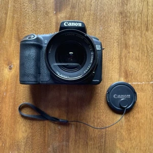 Canon EOS 20D 8.2MP Digital SLR Camera with EF-S 18-55mm Lens + Extras - Picture 1 of 6