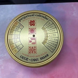 Vintage 1970-2030 Avon Ewiger Kalender UNBENUTZT Dose Made In England - Bild 1 von 4