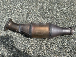 ASTON MARTIN VANTAGE V8 Catalytic Converter BG33-5E211-AA Right - Picture 1 of 2