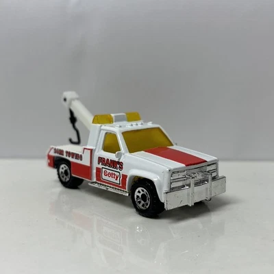 1987 87 GMC K10 Tow Truck Wrecker Collectible 1/64 Scale Diecast Diorama Model - Image 1 of 4
