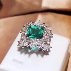 emerald ring - Picture 1 of 2