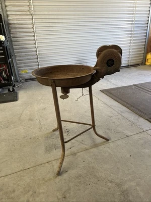 ANTIGUO SOPLADOR PORTÁTIL HERRERO FORJA HIERRO FUNDIDO Foto 1 de 4