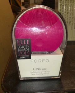 Mini dispositivo de limpieza facial compacto FOREO LUNA rosa - Imagen 1 de 3